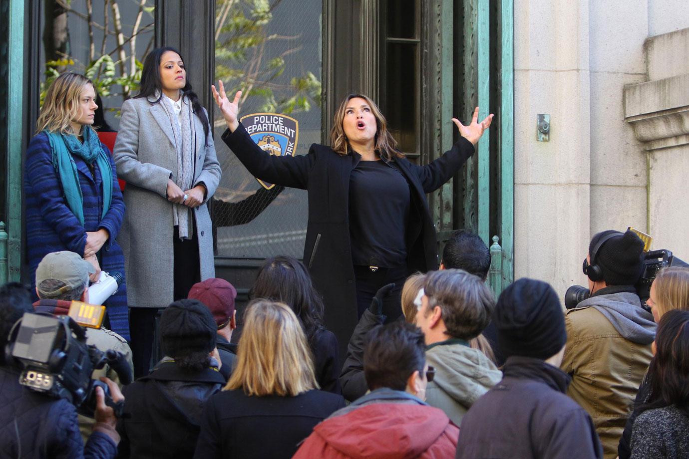 Mariska Hargitay Filming 'Law & Order: SVU'