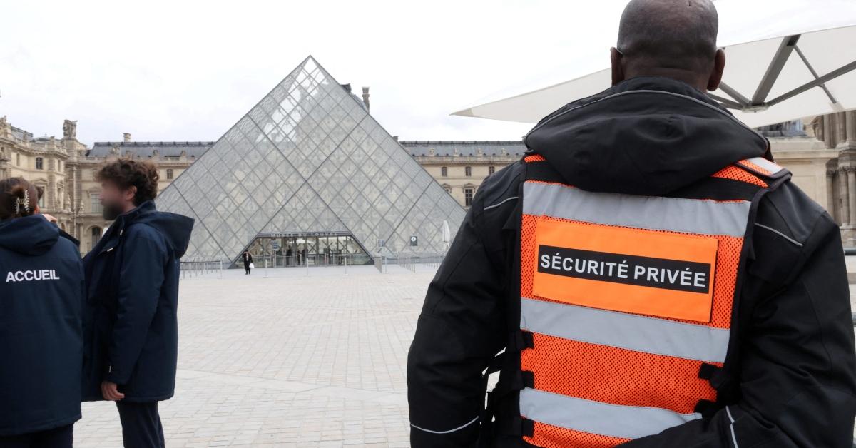 Image of the heist occurred at 9:30 a.m. local time in Paris on Sunday, October 19.