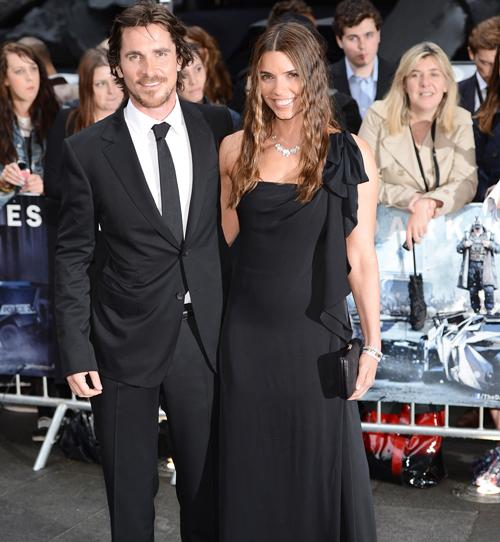 Anne Hathaway, Christian Bale & 'Dark Knight Rises' Cast Sparkle at London  Premiere