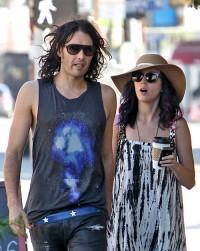 2010__09__Katy_Perry_Sept17_061 200×300.jpg