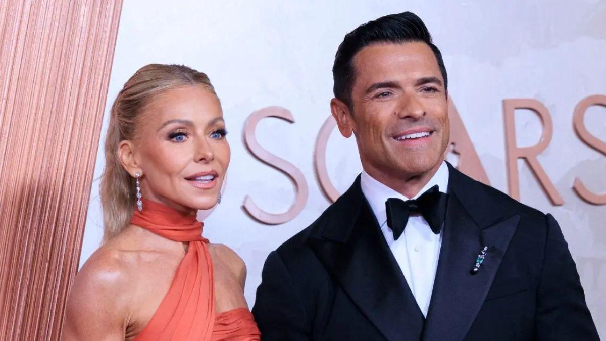 Photo of 'We're tired of getting all the photos approved by our kids every year,' Mark Consuelos said of why they excluded their children.