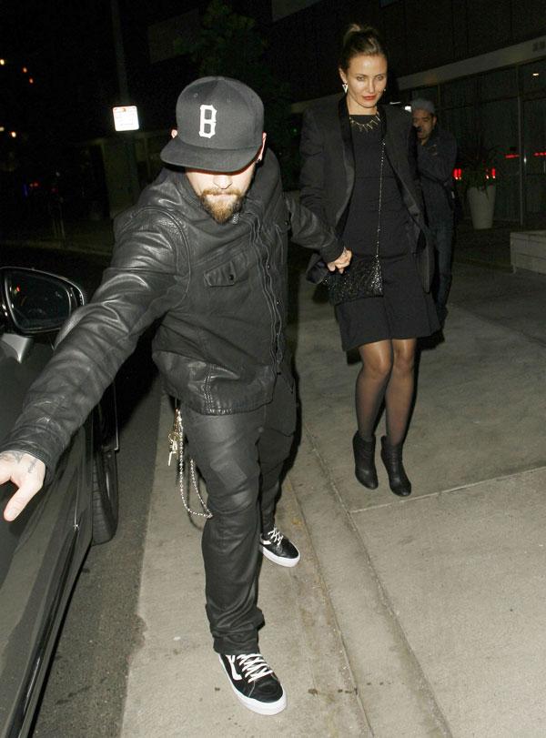 Cameron diaz benji madden hold hands dinner date fame 09