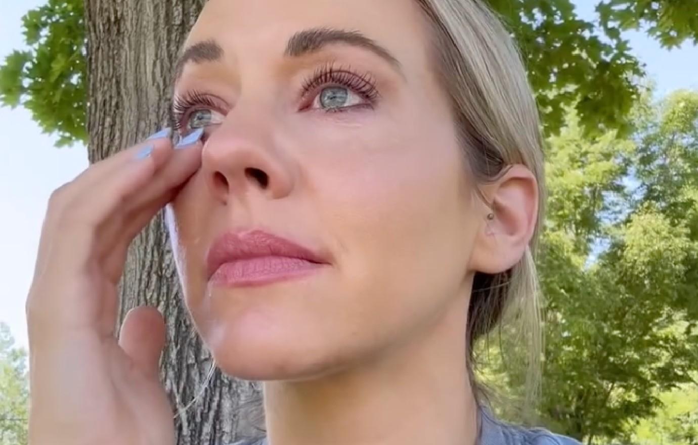 joey lawrence ex samantha cope tears up first post split watch