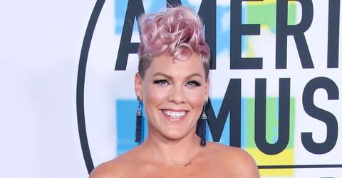 Pink Wears Pink Hair At the American Music Awards