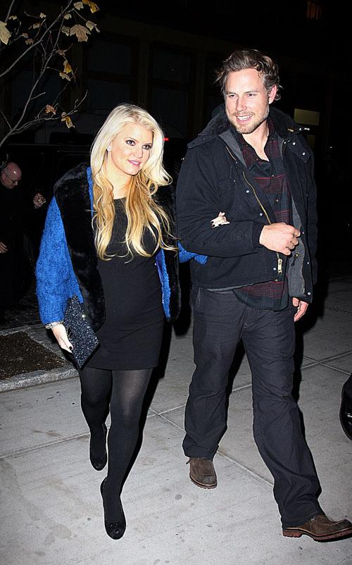 Jessica simpson dec1 3_ _1.jpg