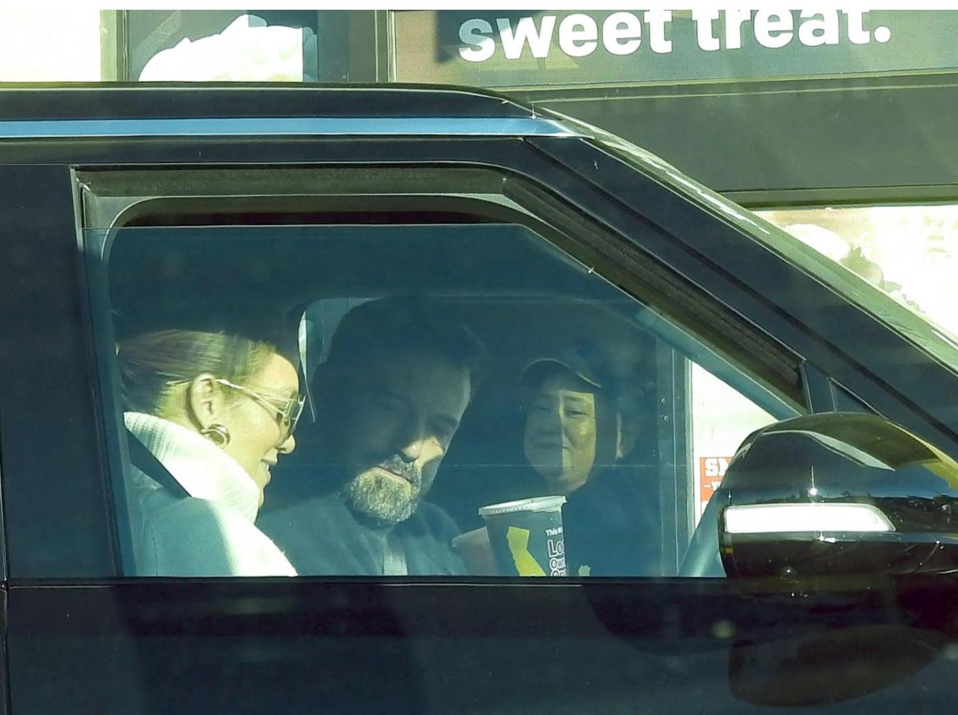 jennifer lopez ben affleck mcdonalds drive through