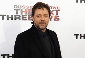 2011__06__Russell_Crowe_June10newsneb 300&#215;205.jpg