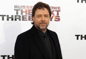 2011__06__Russell_Crowe_June10newsneb 300×205.jpg