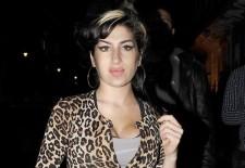 2009__11__full_amy_winehouse_01_wenn2643320 225&#215;155.jpg