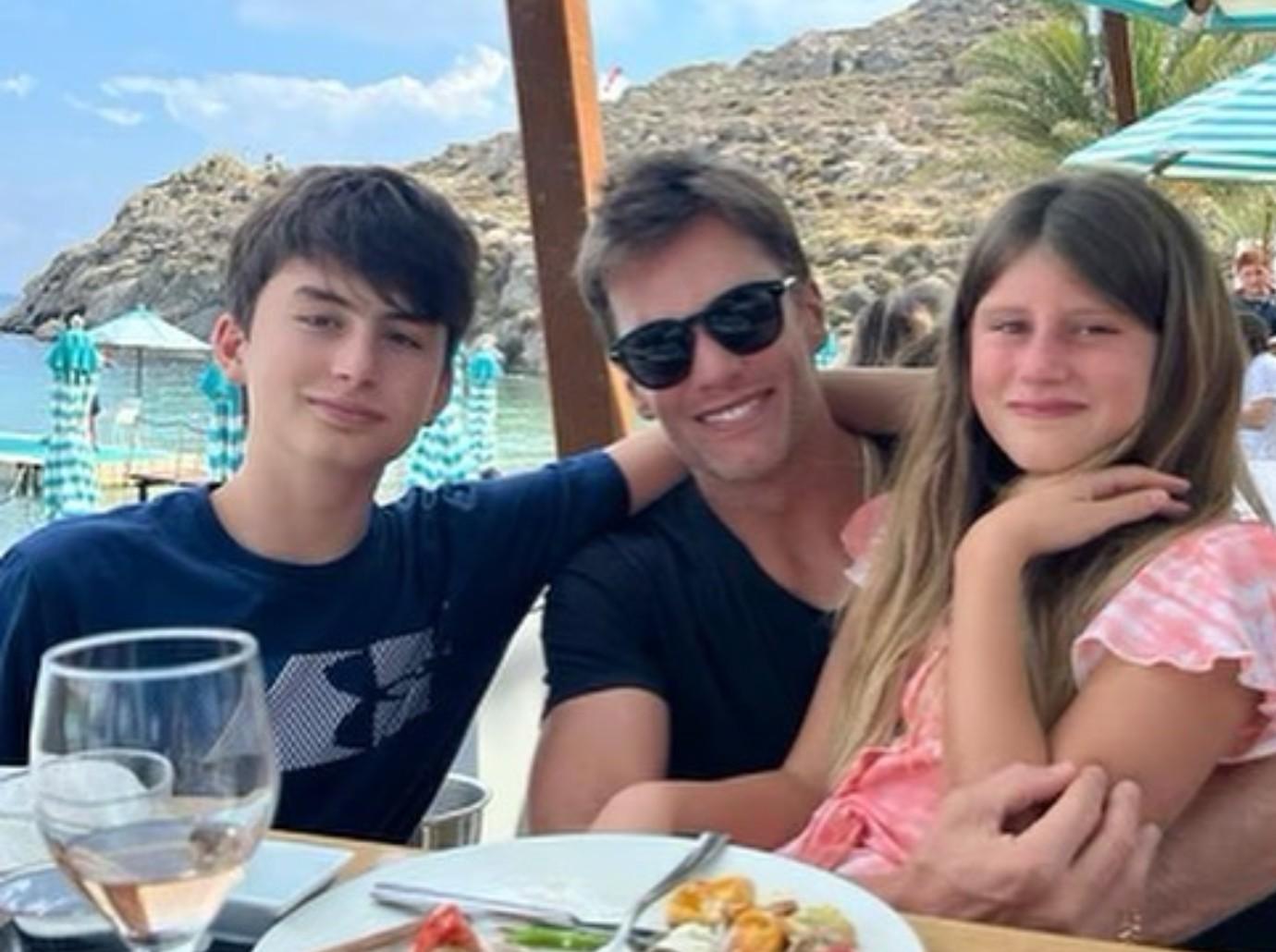 tom brady laughs off bad parenting allegations photos vacationing kids