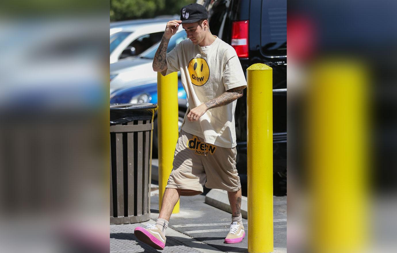 Justin Bieber The Painter? The Singer Reveals His New 'Side Hustle'(00)