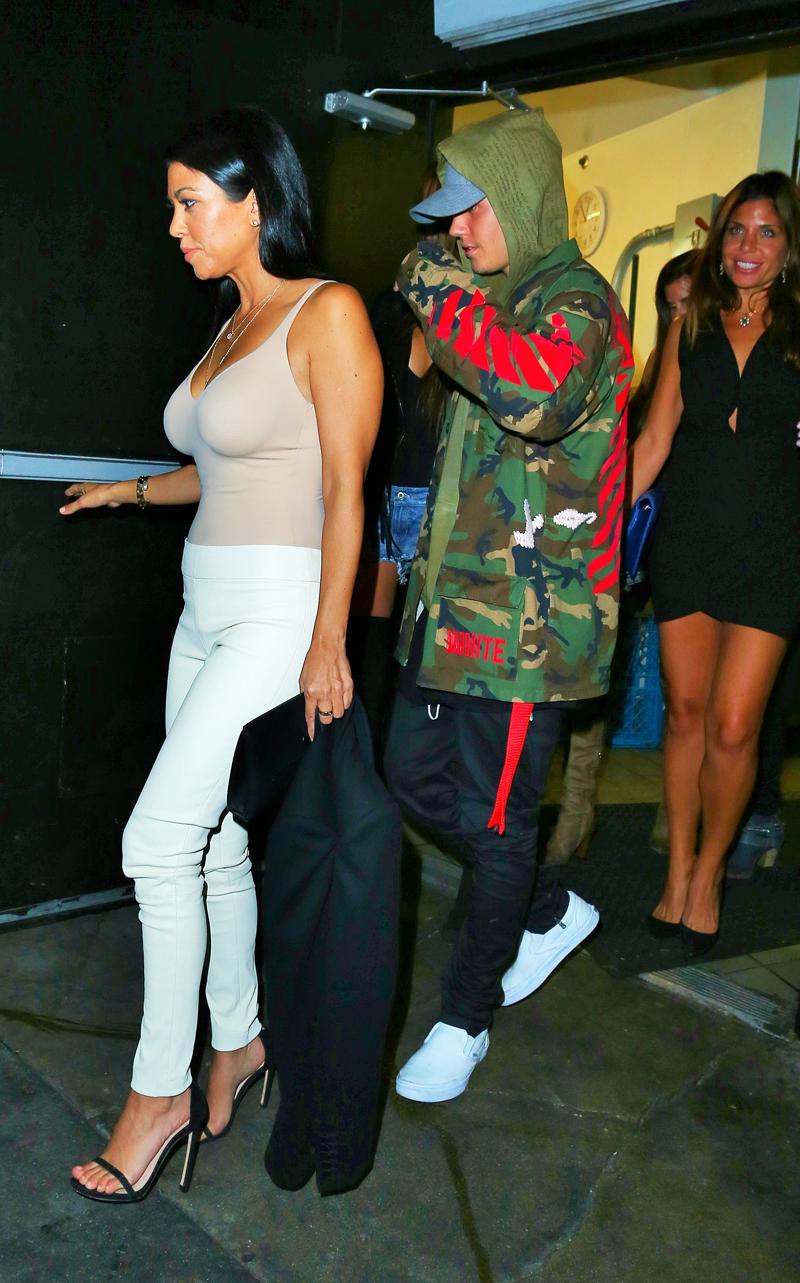 justin bieber kourtney kardashian hook up selena jealous