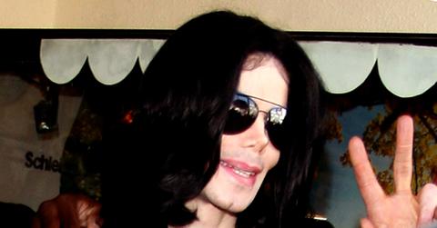 2009__08__michael_jackson_06_wenn2417.jpg