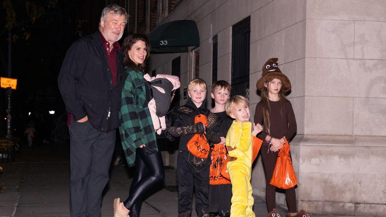 Image of  Alec Baldwin, Hilaria Baldwin, and their children. 