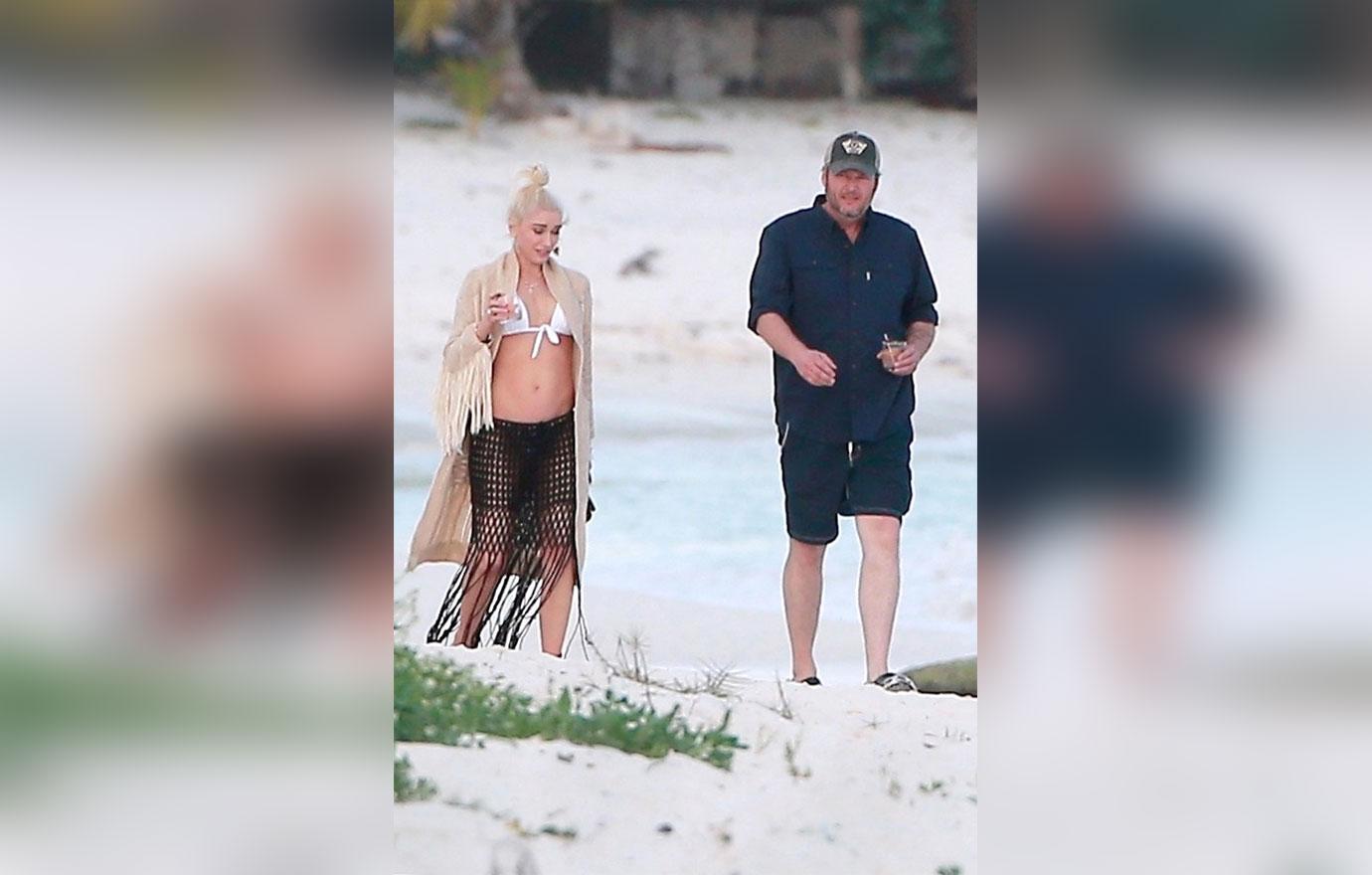 Gwen stefani blake shelton mexico beach 4