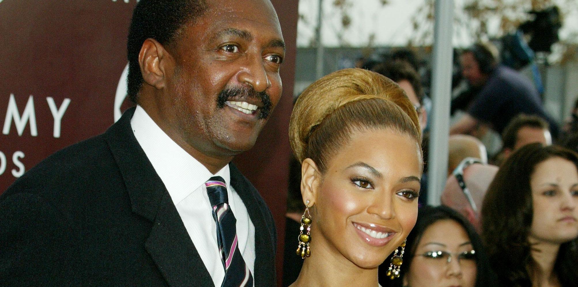 Matthew knowles sued selling beyonce memorablilia 03