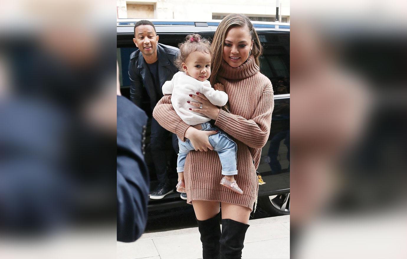 Chrissy teigen pregnant