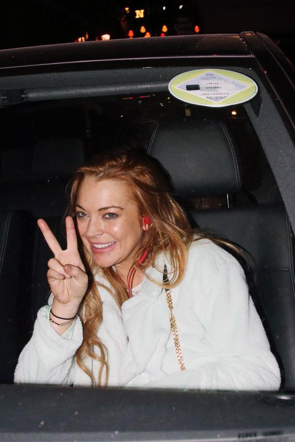 Lindsay lohan opening bistro