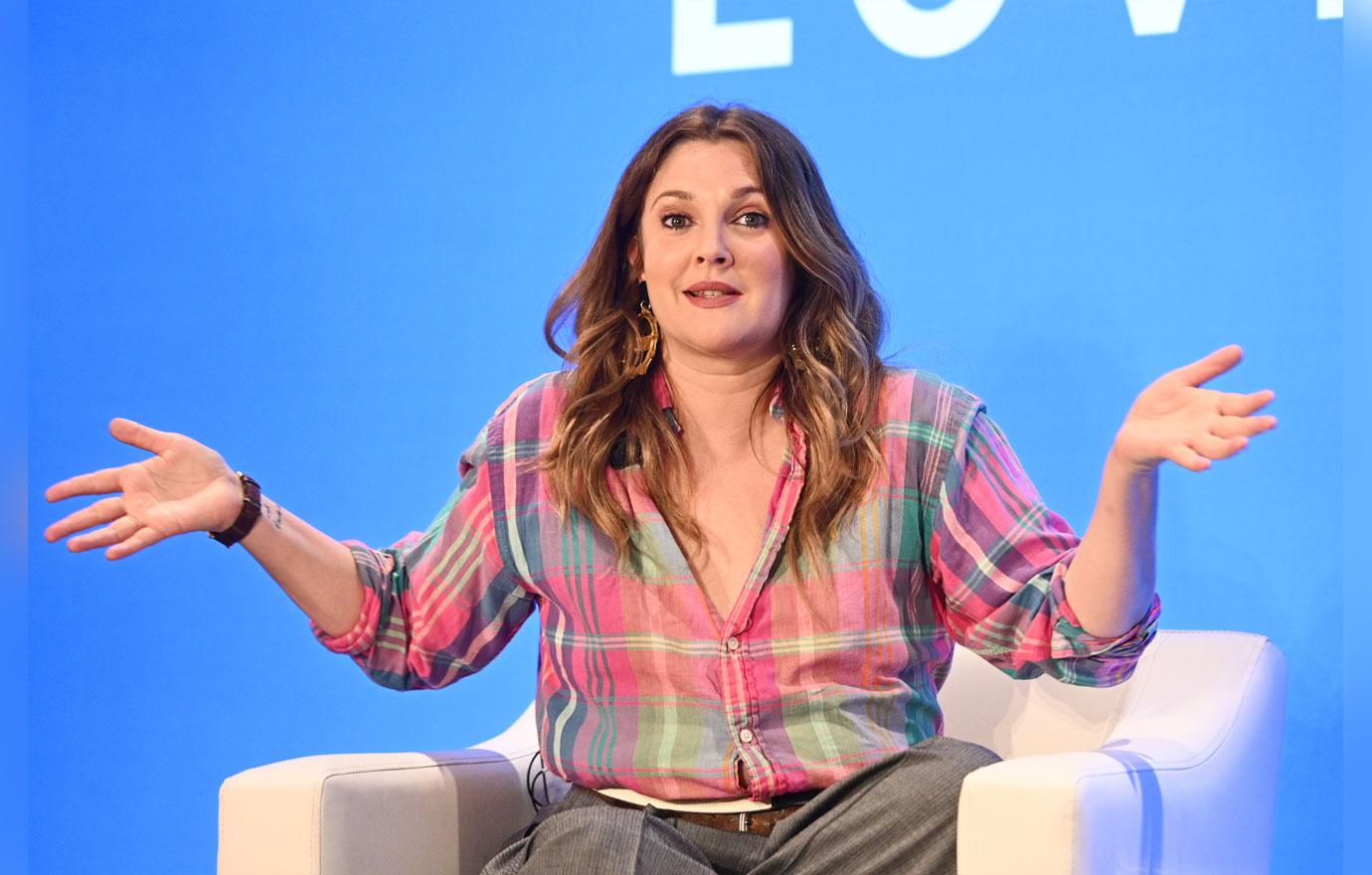 https://media.okmagazine.com/brand-img/lmMNRTRkn/0x0/2019/05/Drew-Barrymore-Flower-6.jpg