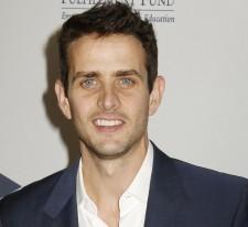 2009__12__joeymcintyre 225×206.jpg