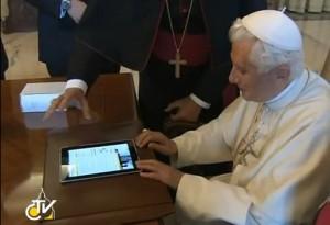 2011__06__Pope_Twitter_June29newsnea 300×205.jpg