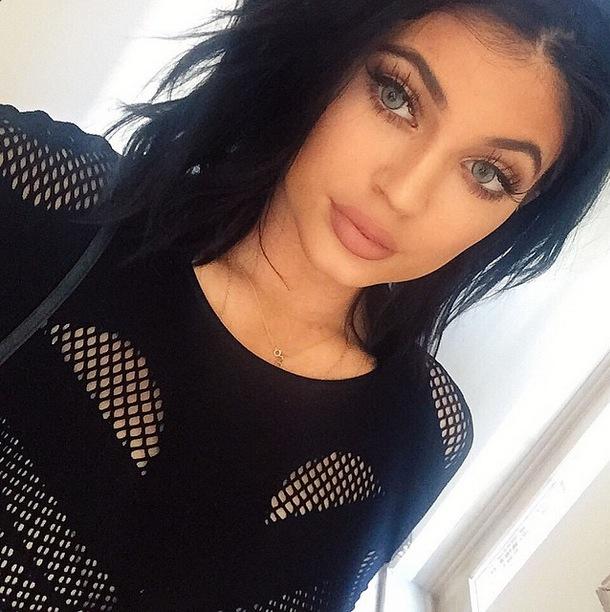 8 Times Kylie Jenner Lied About Plumping Her Lips And Her 20 Biggest Lip Photos Ever 