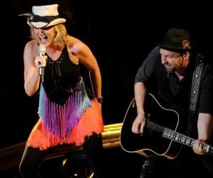 2011__08__Sugarland_August151 300×255.jpg