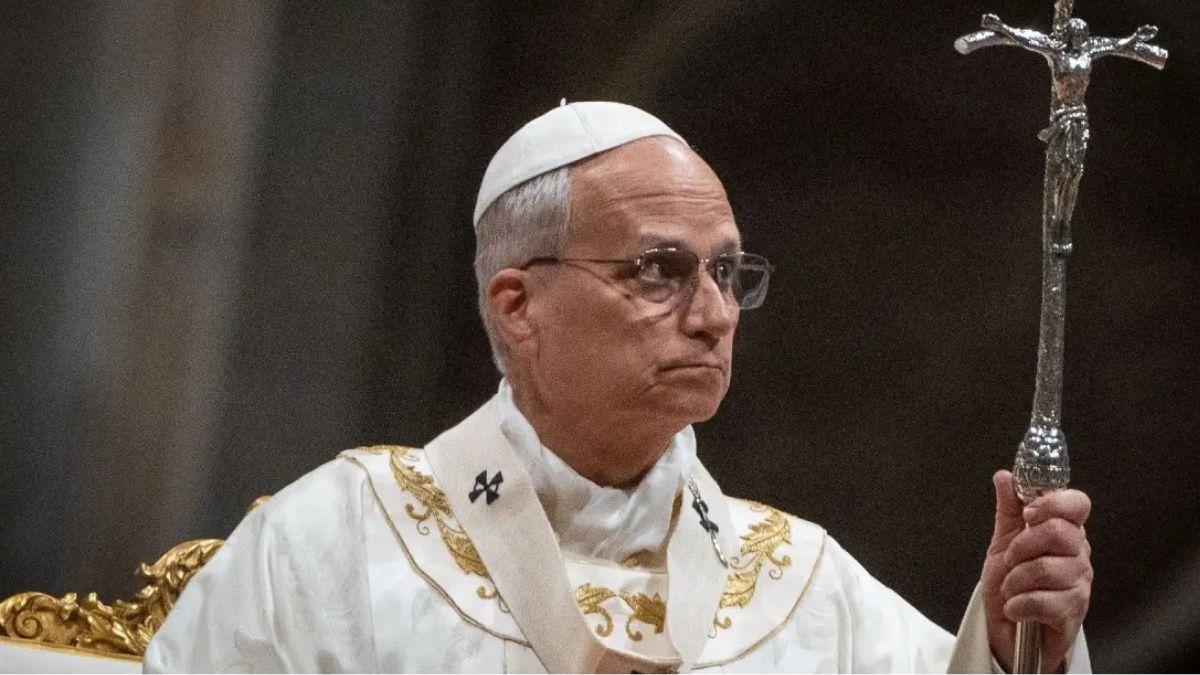 Photo of The president admitted he's 'not a fan of Pope Leo.'