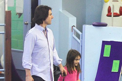 2011__08__tom suri cruise aug9 63.jpg