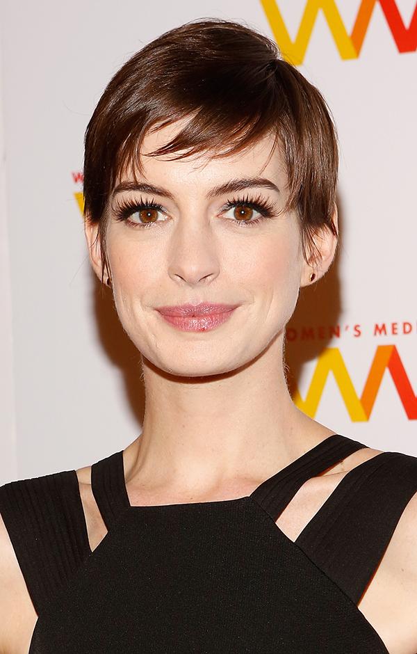 Anne Hathaway 16