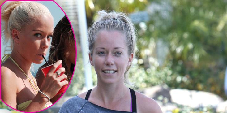 Kendra Wilkinson Out Shopping In Calabasas