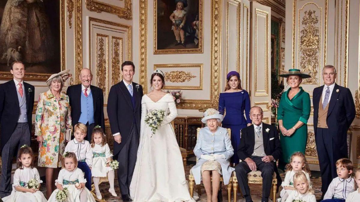 image of royal family 
