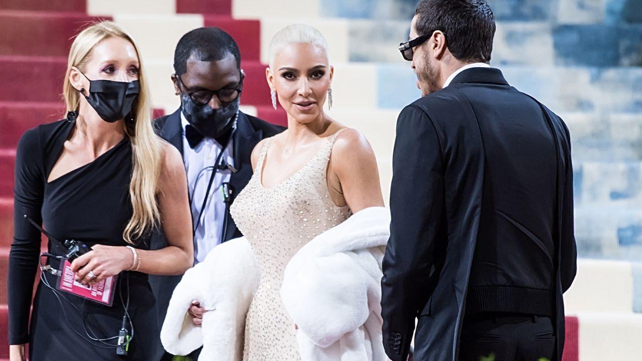 Image of Kim Kardashian reviewed the manuscript of her authorized biography.