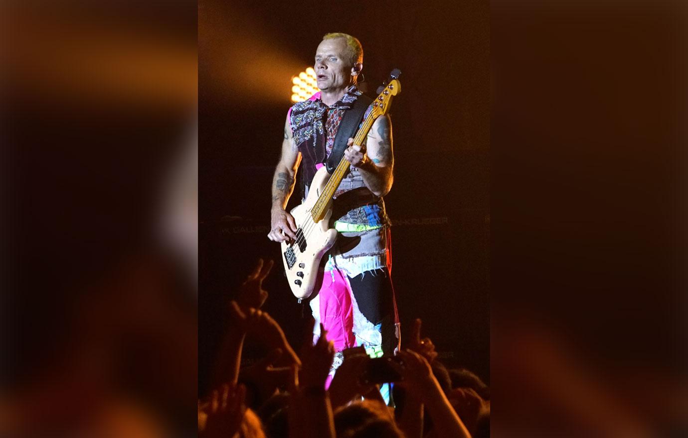 Red hot chili peppers guitarist blasts doctors opioids 3