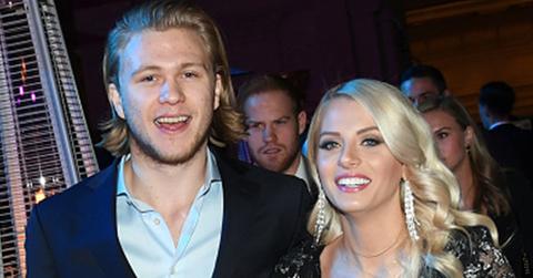 Bachelor twin emily ferguson dating vegas golden knights center william karlsson