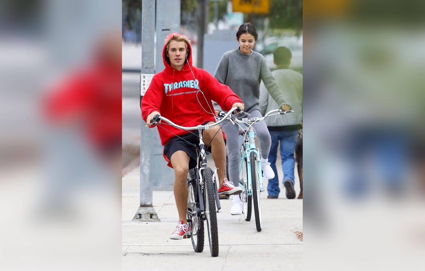 Selena Gomez and Justin Bieber spotted bike riding together!