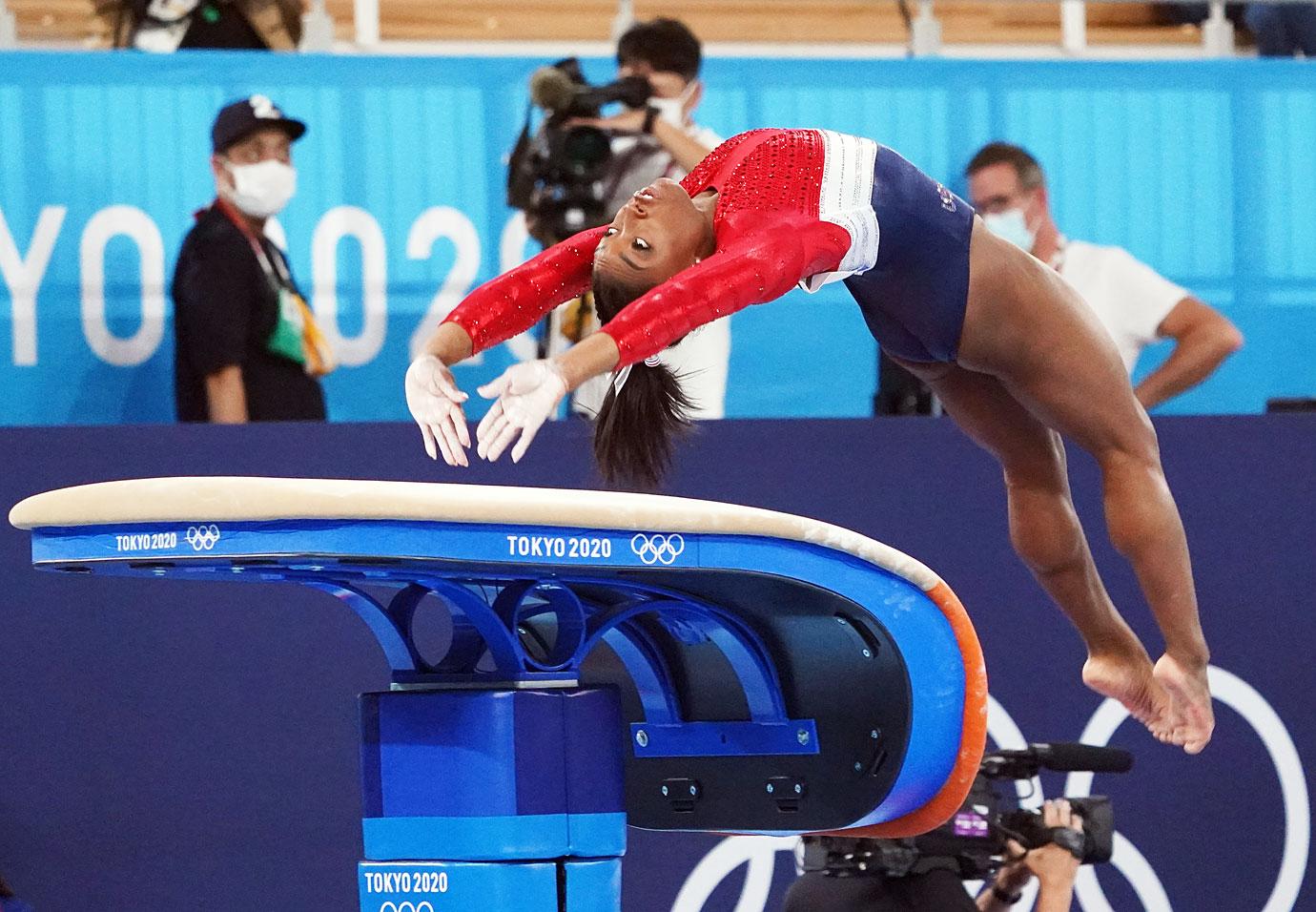 simone biles pulls out of womens artistic team all around finals