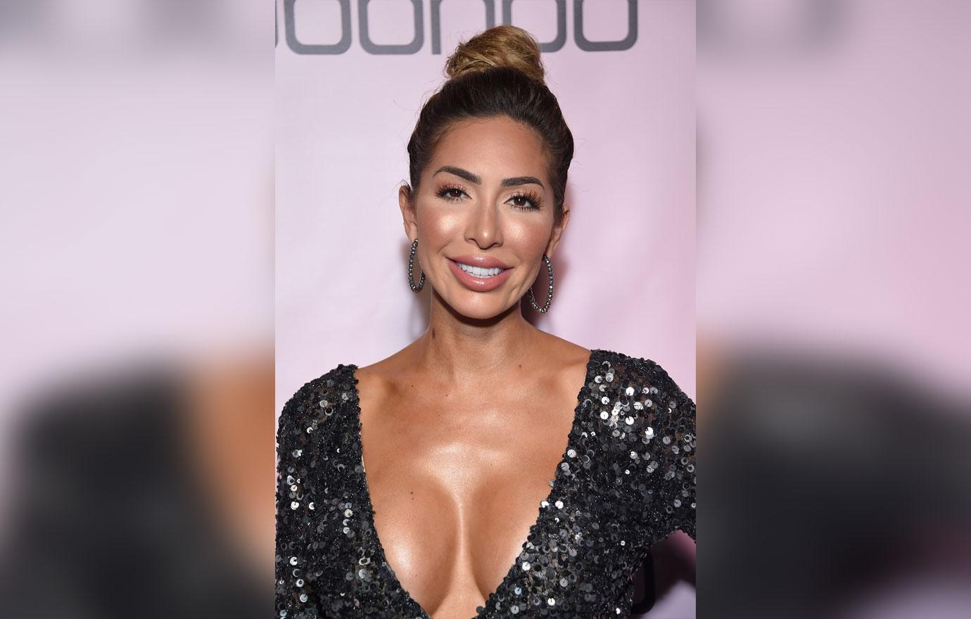 farrah-abraham-boobs-revealing-dress-red-carpet-photos