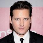 2011__01__Peter_Facinelli_Jan17 149&#215;150.jpg