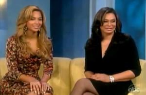 2010__11__Beyonce_Tina_Knowles_Nov22newsnea 300×195.jpg