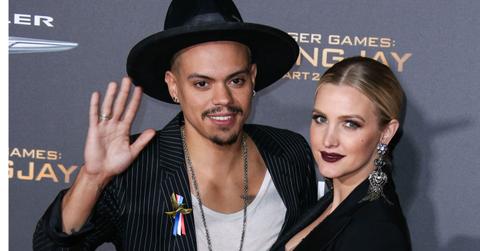 Ashlee simpson evan ross family pic aspen