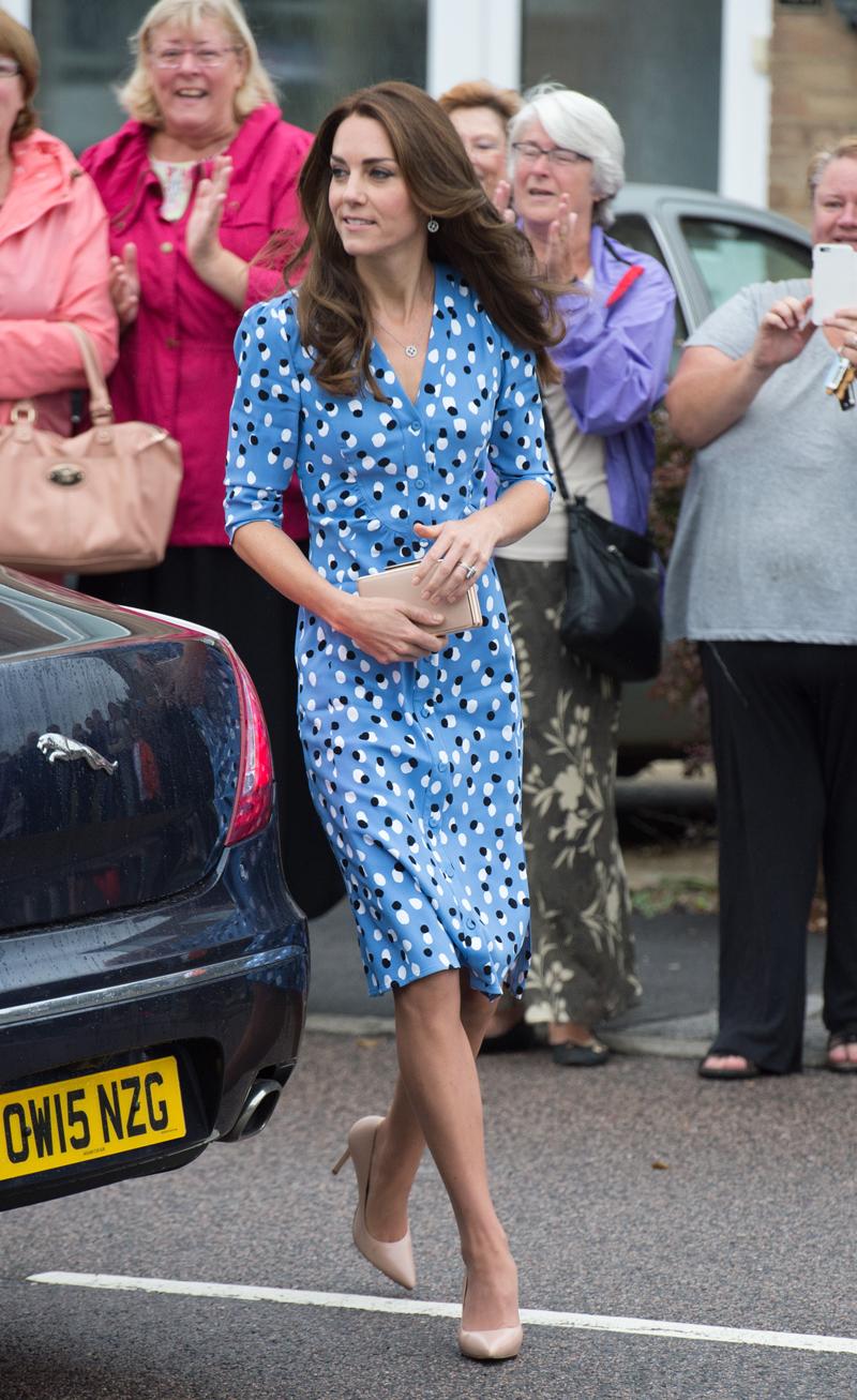 prince william and kate middleton helping old man