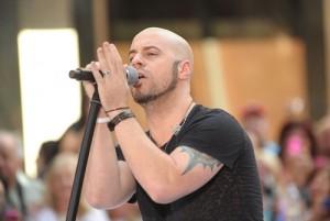 2010__08__Chris_Daughtry_Aug20_403 300&#215;201.jpg