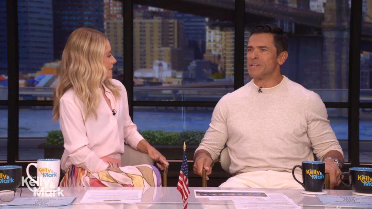 Photo of Kelly Ripa called her husband Mark Consuelos' outfit 'dazzling.'