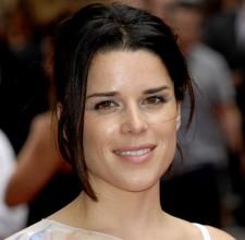 2009__11__nevecampbell 225&#215;220.jpg