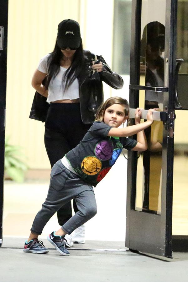 Mason disick opens kourtney door