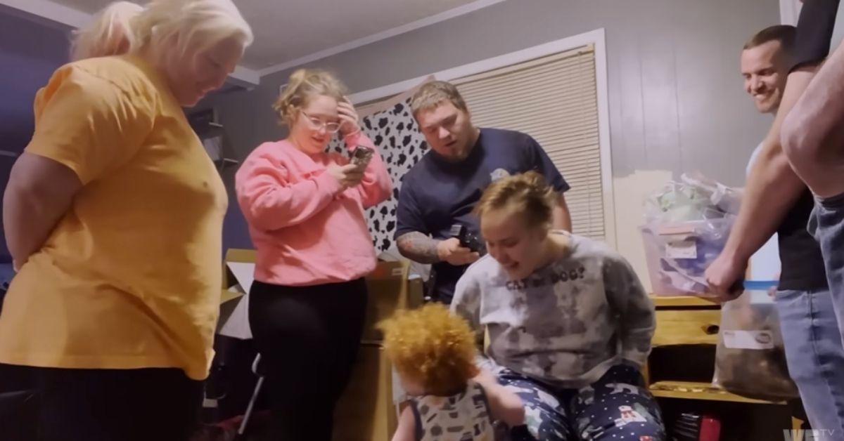 Photo of Mama June, Honey Boo Boo, Chickadee and Family