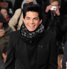 2009__11__adamlambert1 220×225.jpg