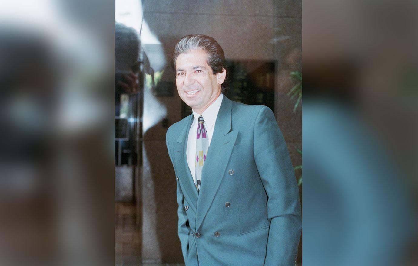 Robert Kardashian In A Suit Caitlyn Jenner O.J. Simpson