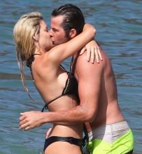 2010__02__FP_4365165_Prejean_Carrie_EXCL_LAC_011310 207×225.jpg